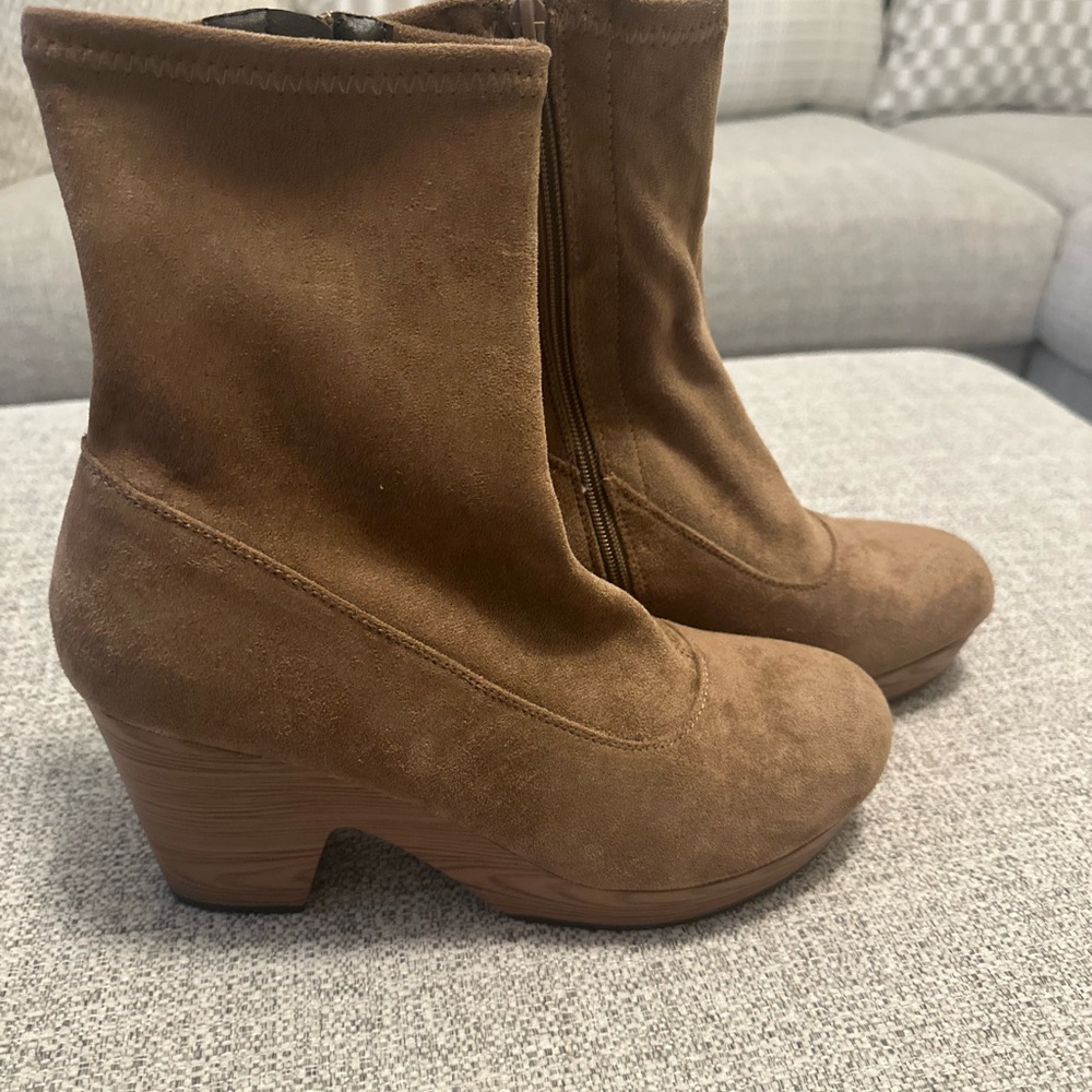 Women's Brown Suede Mid-Heel Ankle Boots